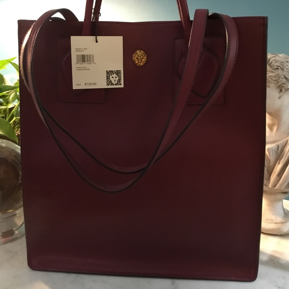 ANNE KLEIN Sandra Shopper Lions Head Tall Tote Bag